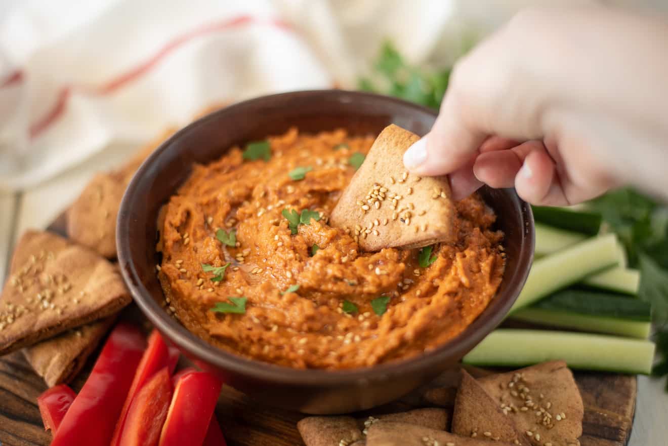 Sun Dried Tomato & Roasted Garlic Hummus