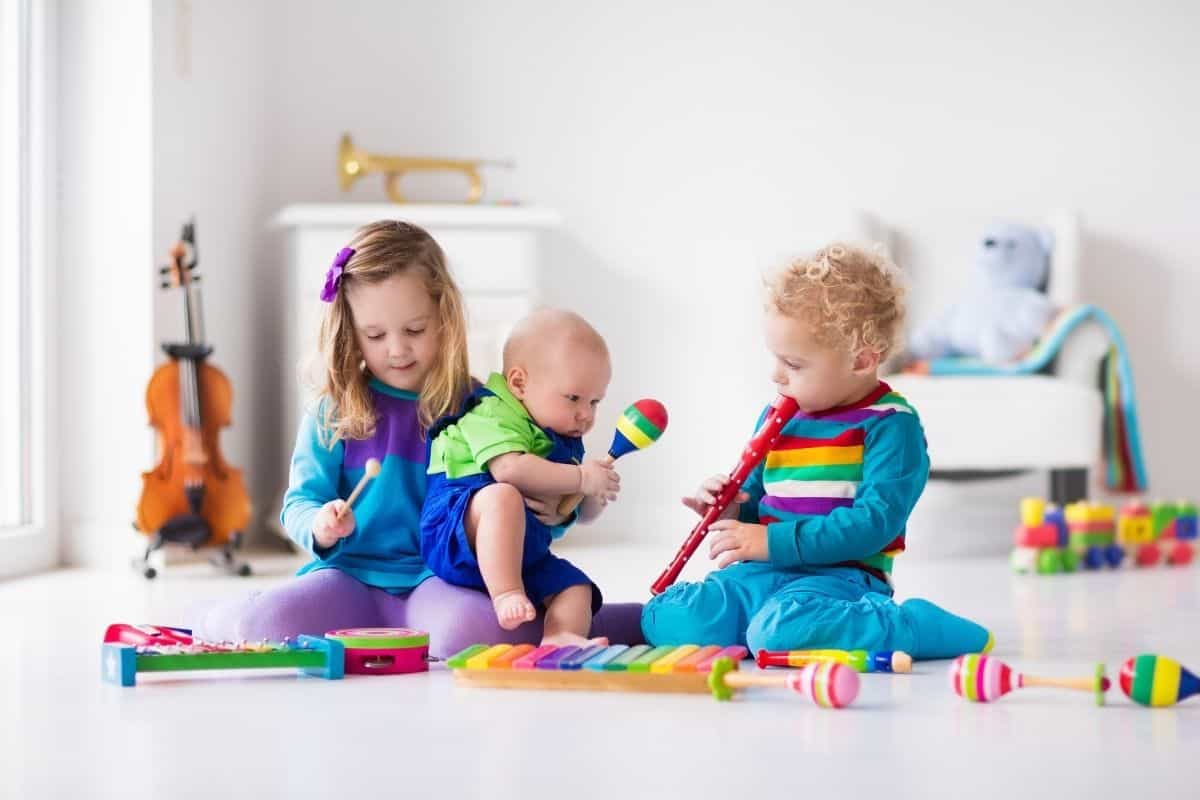 11 Music and Movement Activities for Infants and Toddlers - Play. Learn. Thrive.